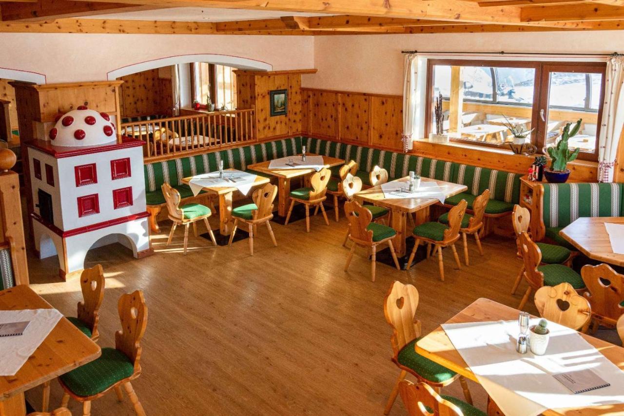 Wallackhaus Regiojet Hotels ハイリゲンブルート エクステリア 写真
