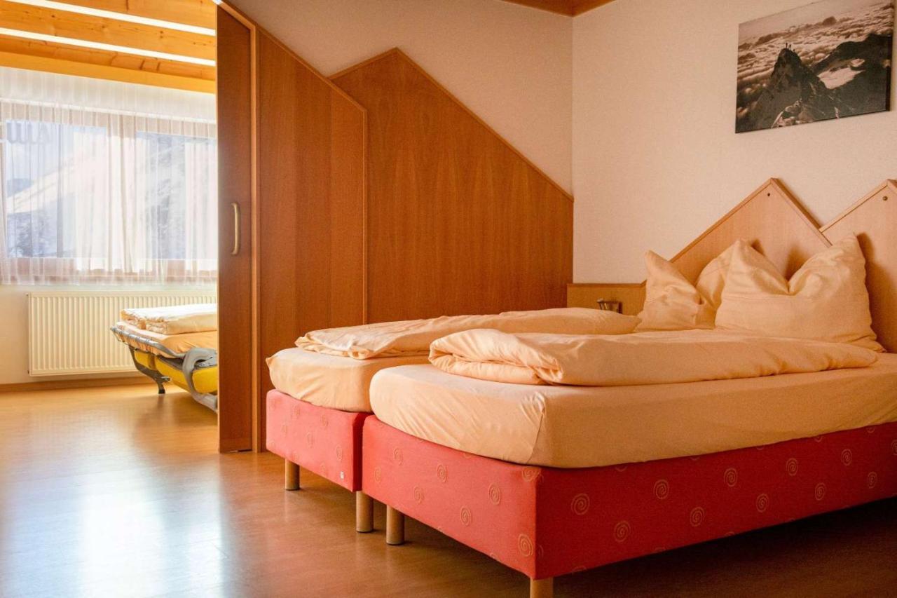 Wallackhaus Regiojet Hotels ハイリゲンブルート エクステリア 写真