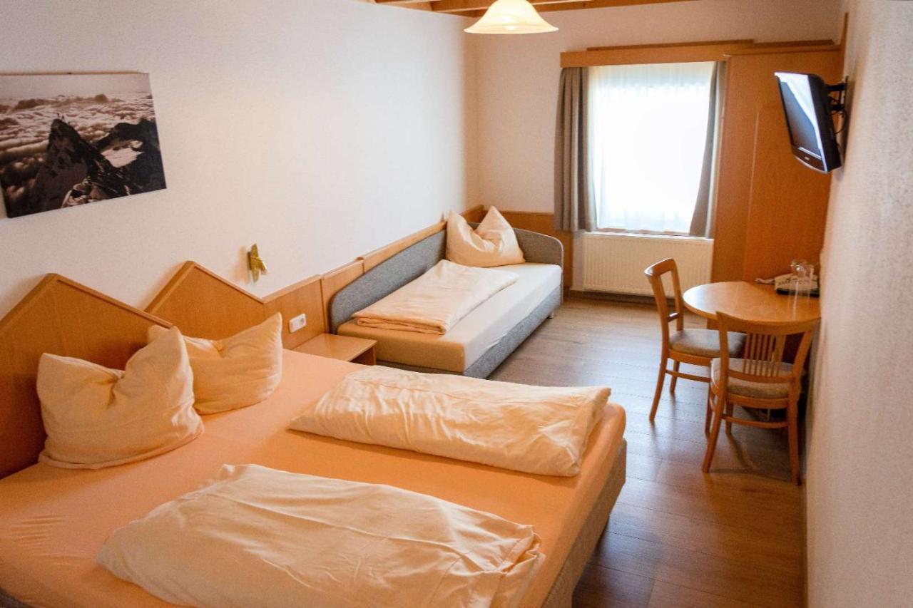 Wallackhaus Regiojet Hotels ハイリゲンブルート エクステリア 写真