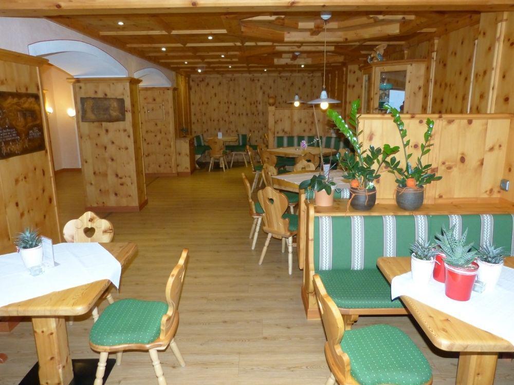 Wallackhaus Regiojet Hotels ハイリゲンブルート エクステリア 写真