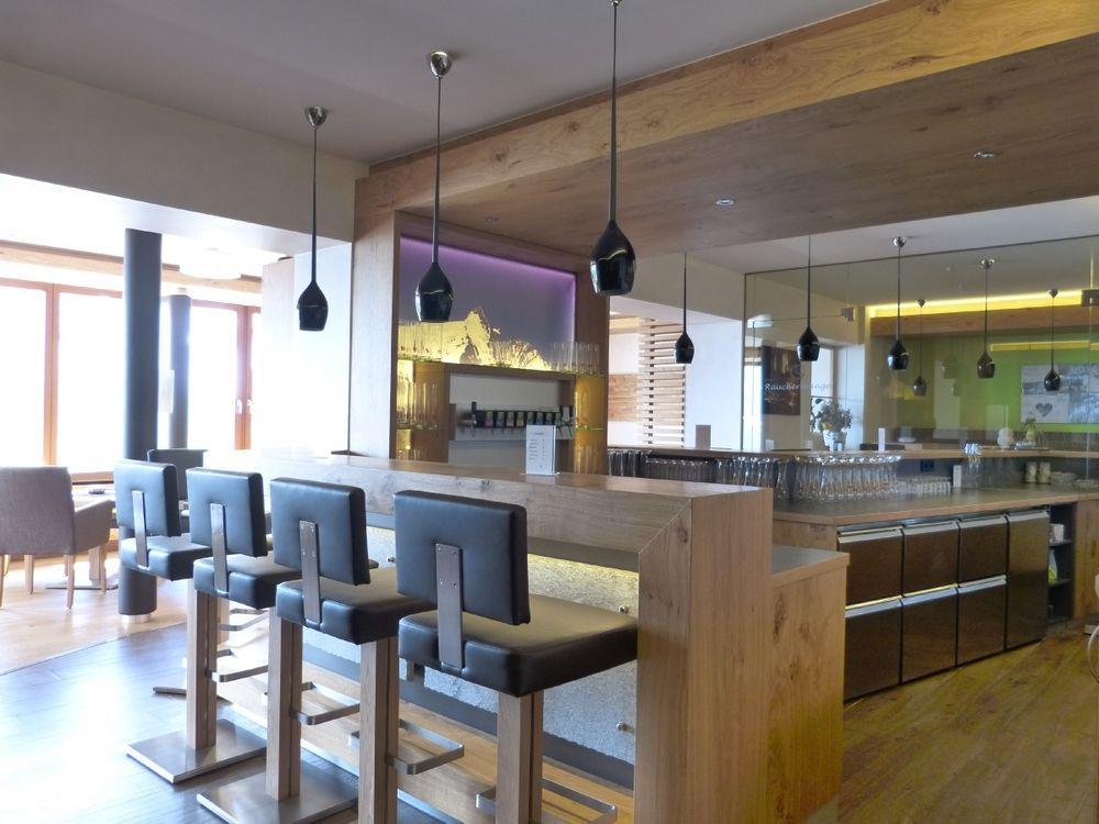 Wallackhaus Regiojet Hotels ハイリゲンブルート エクステリア 写真